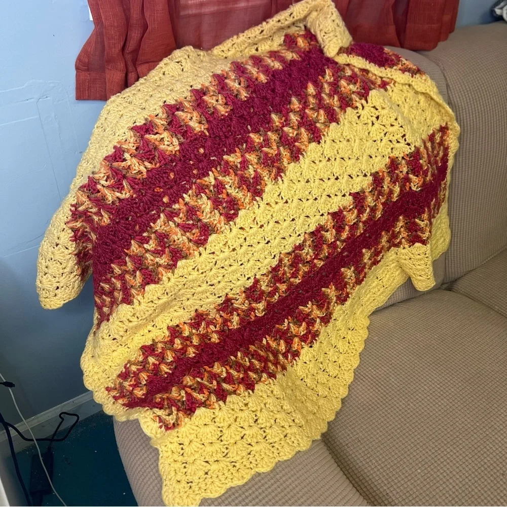 Vintage Homemade Knit Crochet Stitch Blanket‎